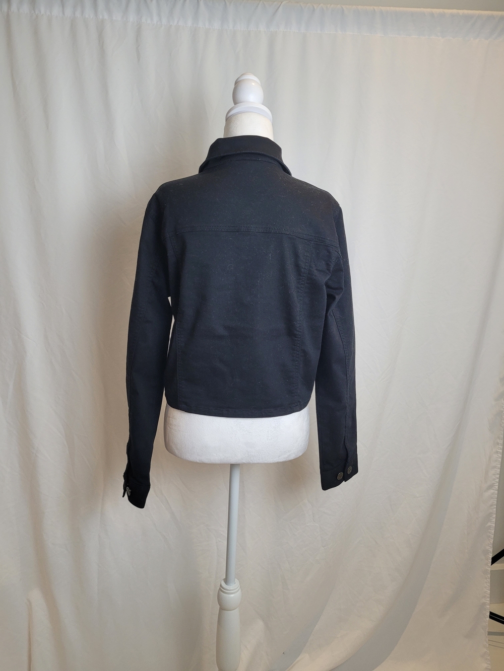 Cleo Black Cropped Button-Front Jean Jacket.Strech Size Medium - Picture 4 of 13